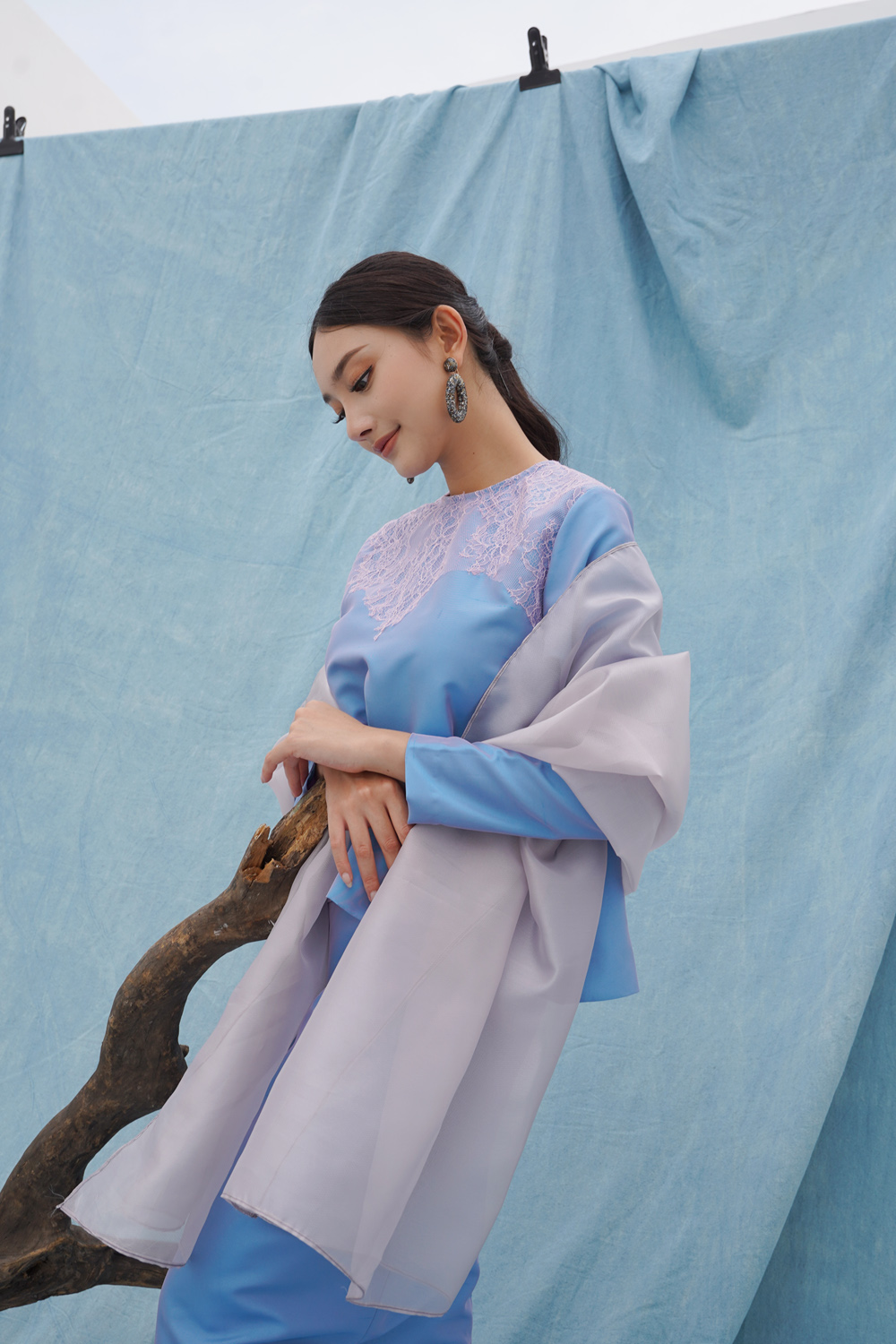ORGANZA SHAWL