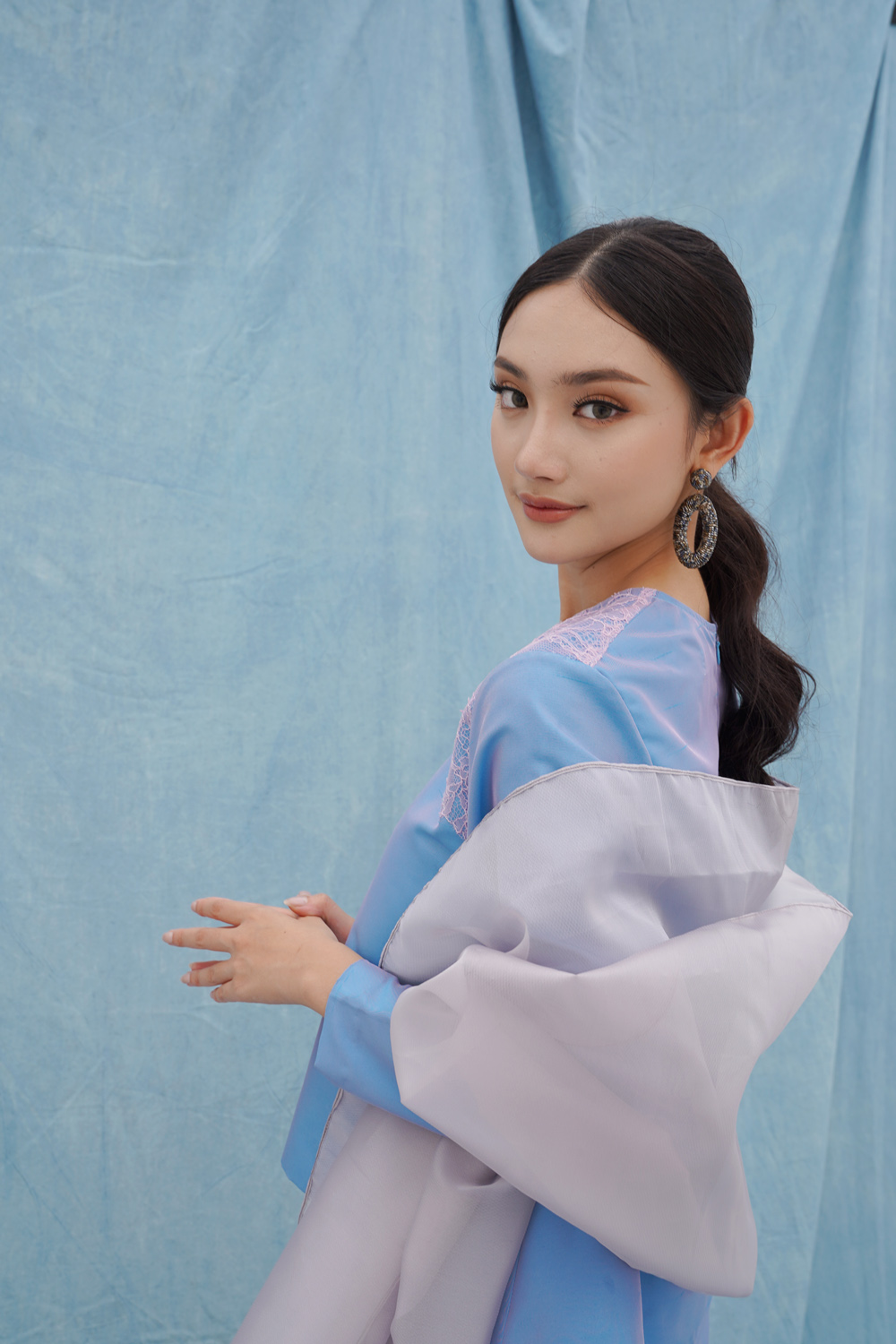 ORGANZA SHAWL
