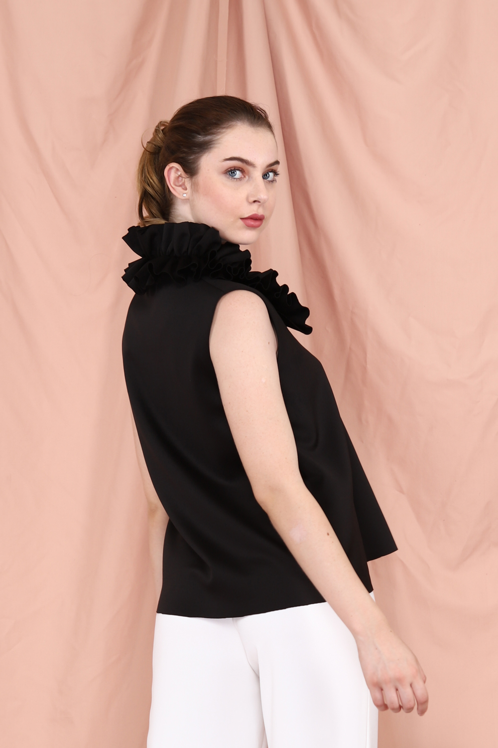 RAFFLES TOP