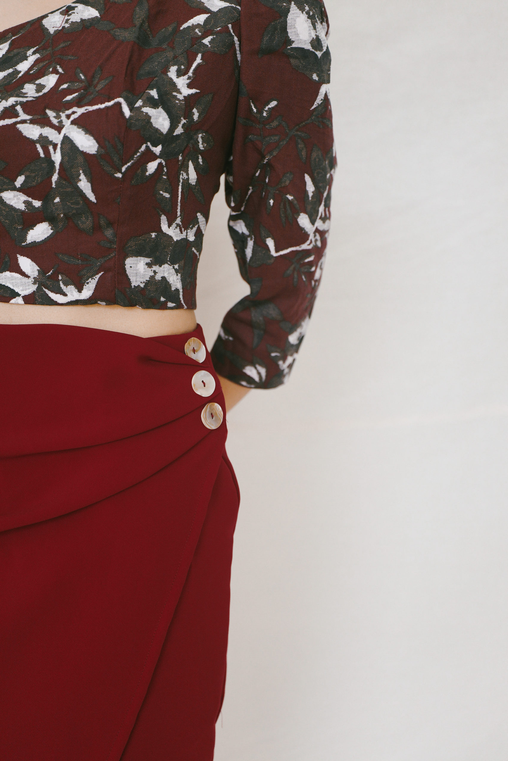 ESSY BUTTON SKIRT